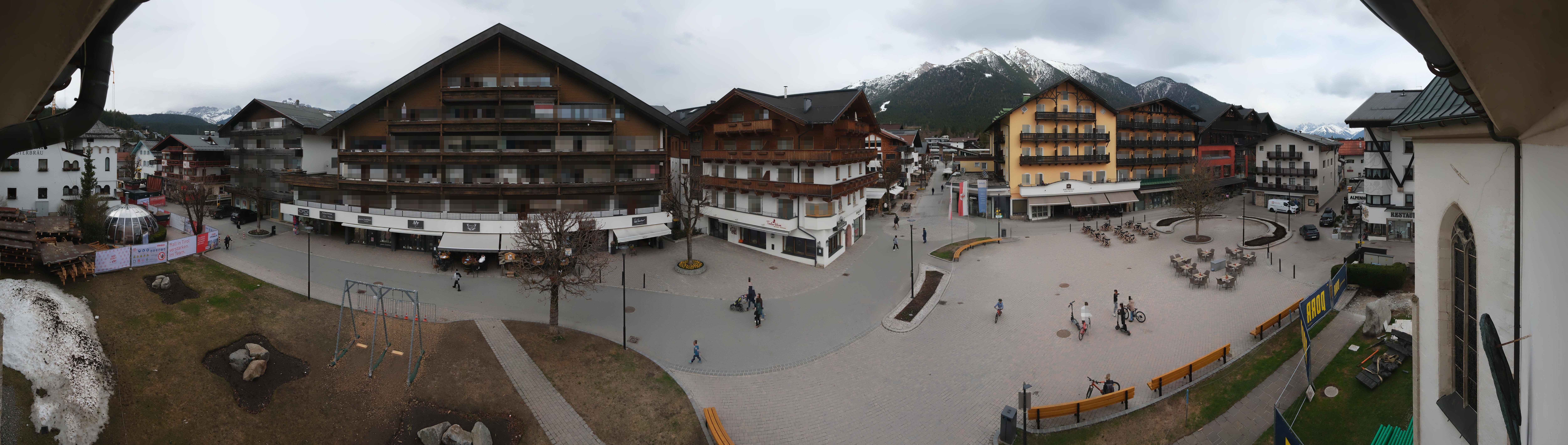 Archiv Foto Webcam Dorfplatz, Seefeld in Tirol