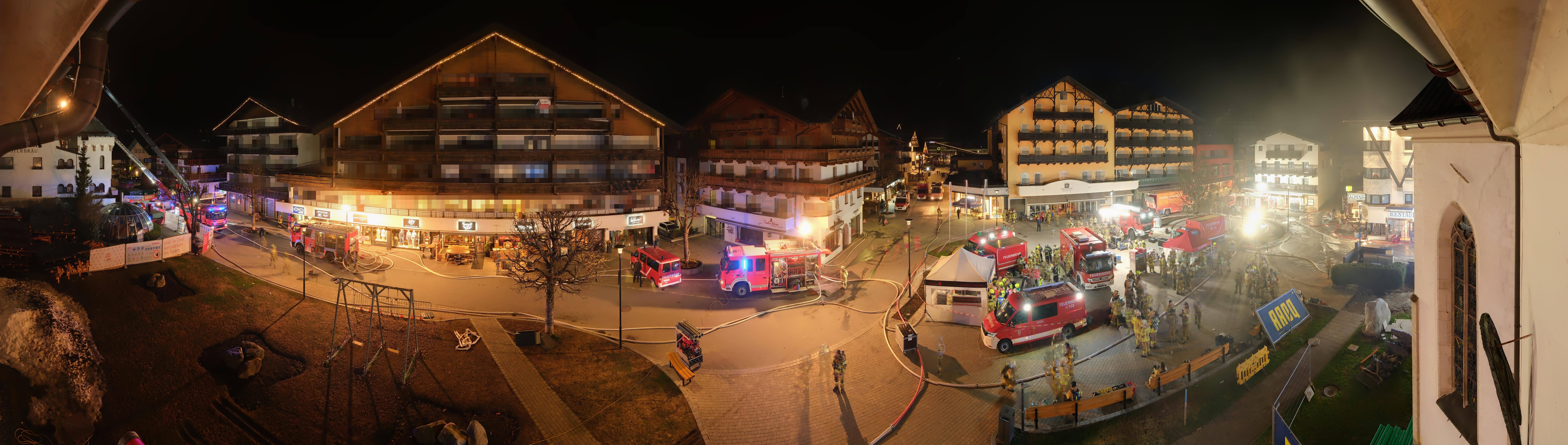 Archiv Foto Webcam Dorfplatz, Seefeld in Tirol