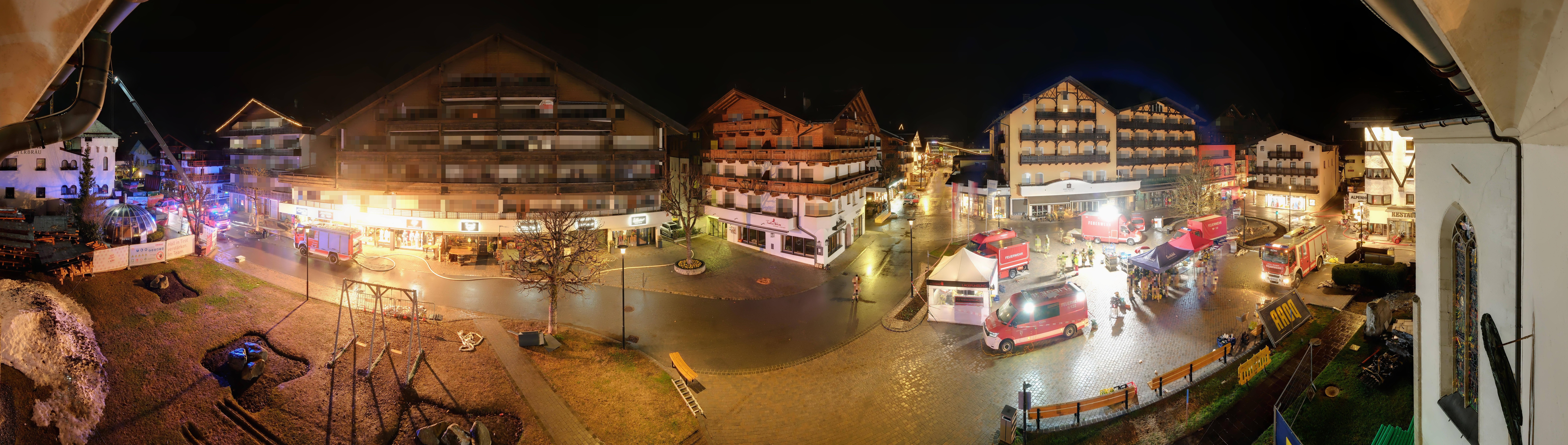 Archiv Foto Webcam Dorfplatz, Seefeld in Tirol