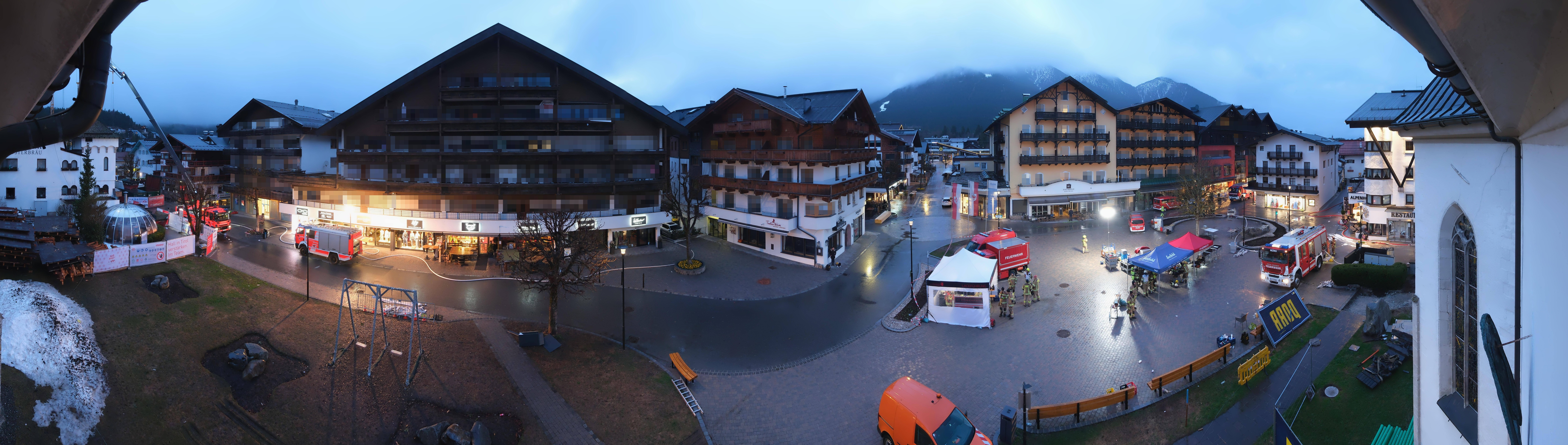 Archiv Foto Webcam Dorfplatz, Seefeld in Tirol