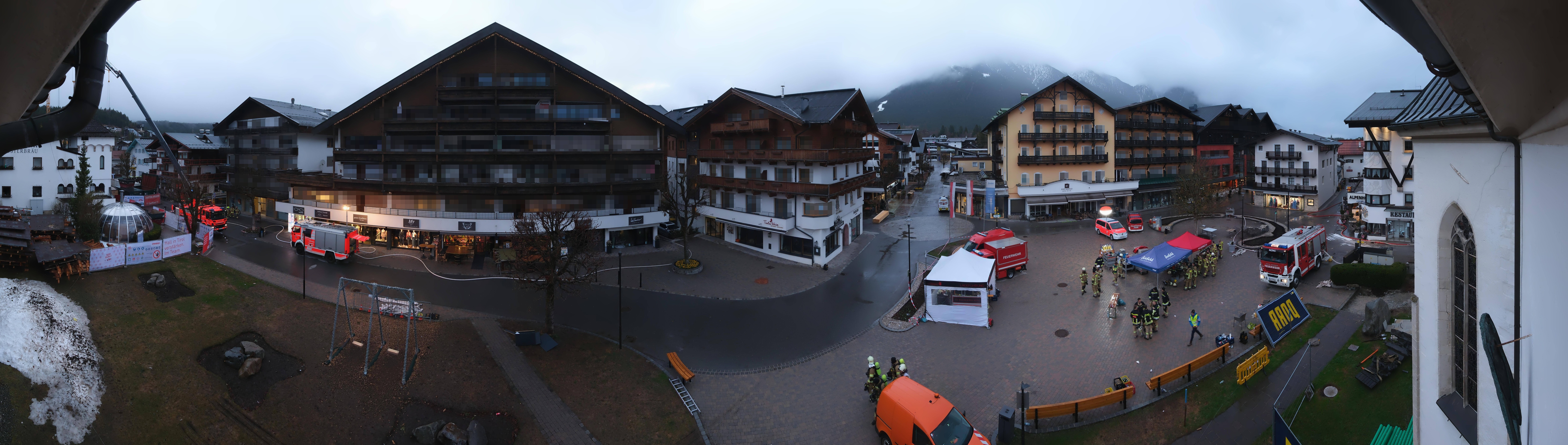 Archiv Foto Webcam Dorfplatz, Seefeld in Tirol