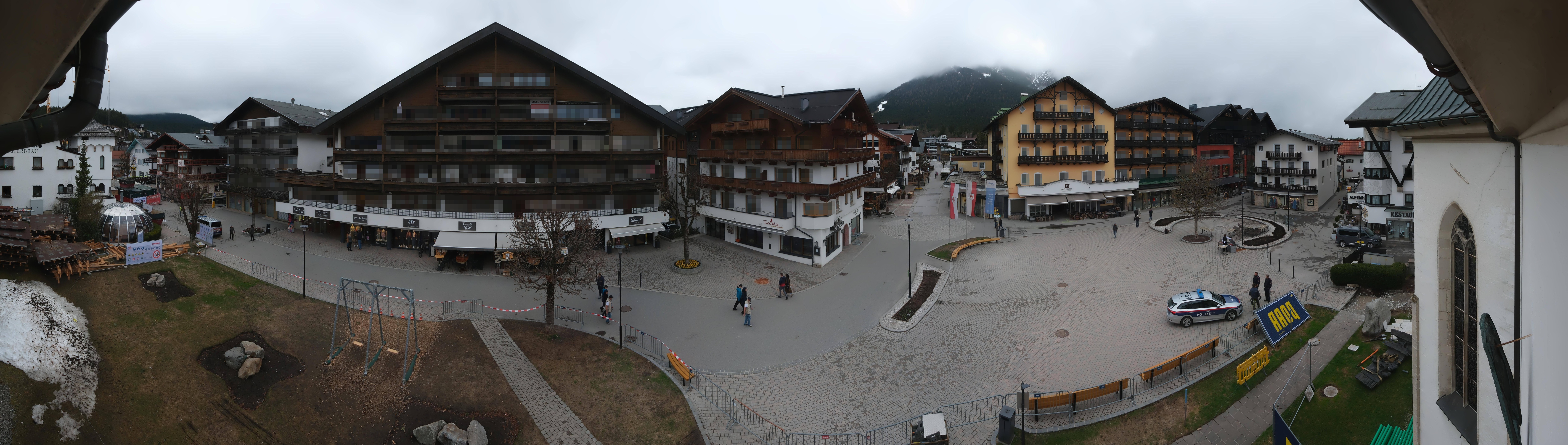 Archiv Foto Webcam Dorfplatz, Seefeld in Tirol