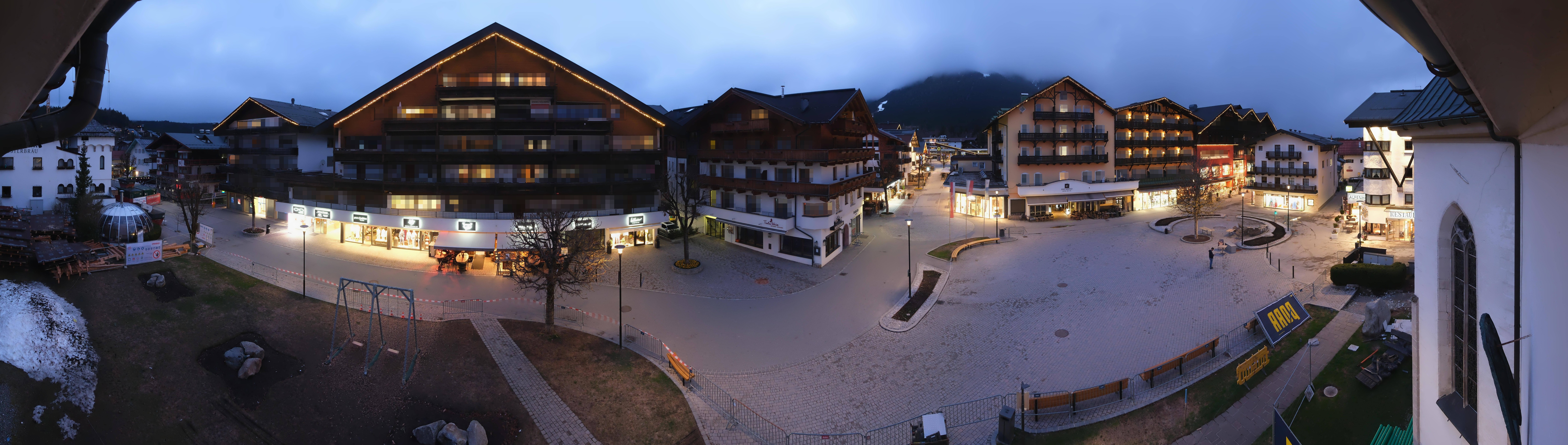 Archiv Foto Webcam Dorfplatz, Seefeld in Tirol