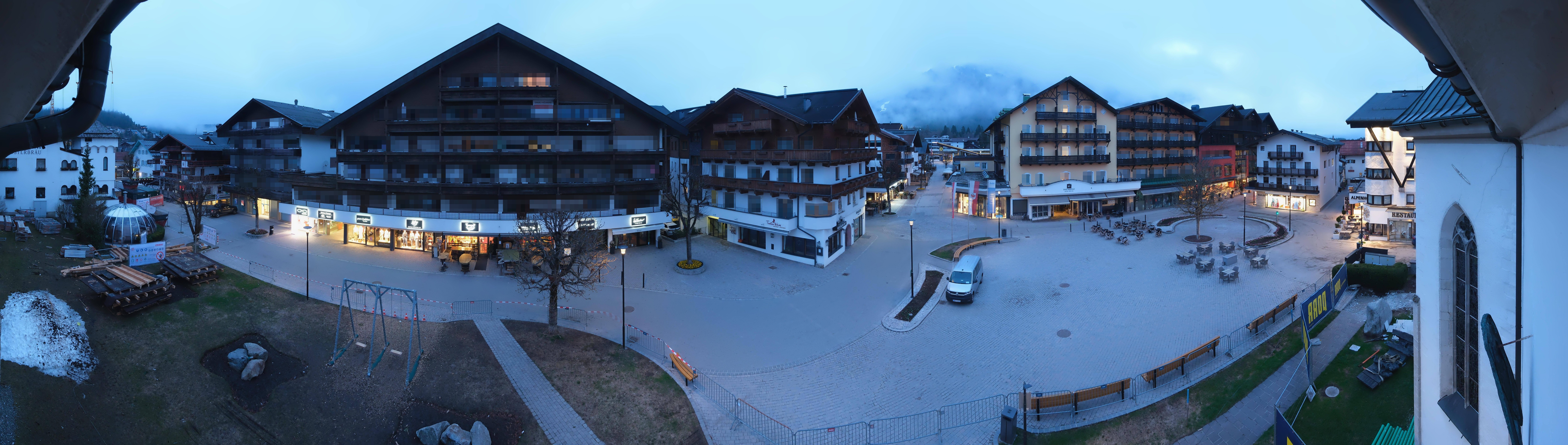 Archiv Foto Webcam Dorfplatz, Seefeld in Tirol