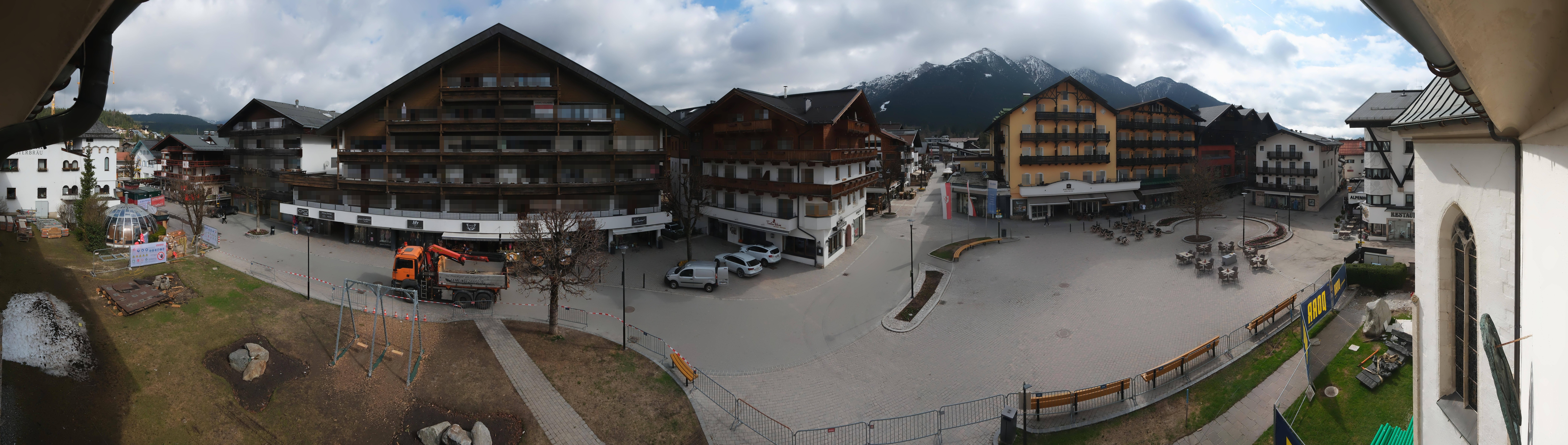 Archiv Foto Webcam Dorfplatz, Seefeld in Tirol