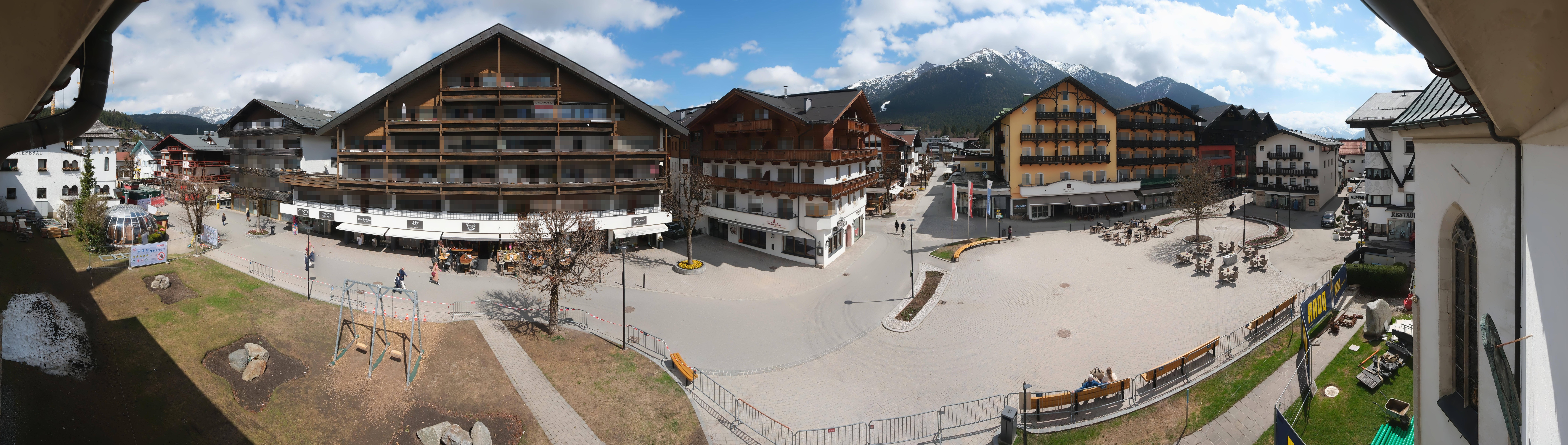 Archiv Foto Webcam Dorfplatz, Seefeld in Tirol