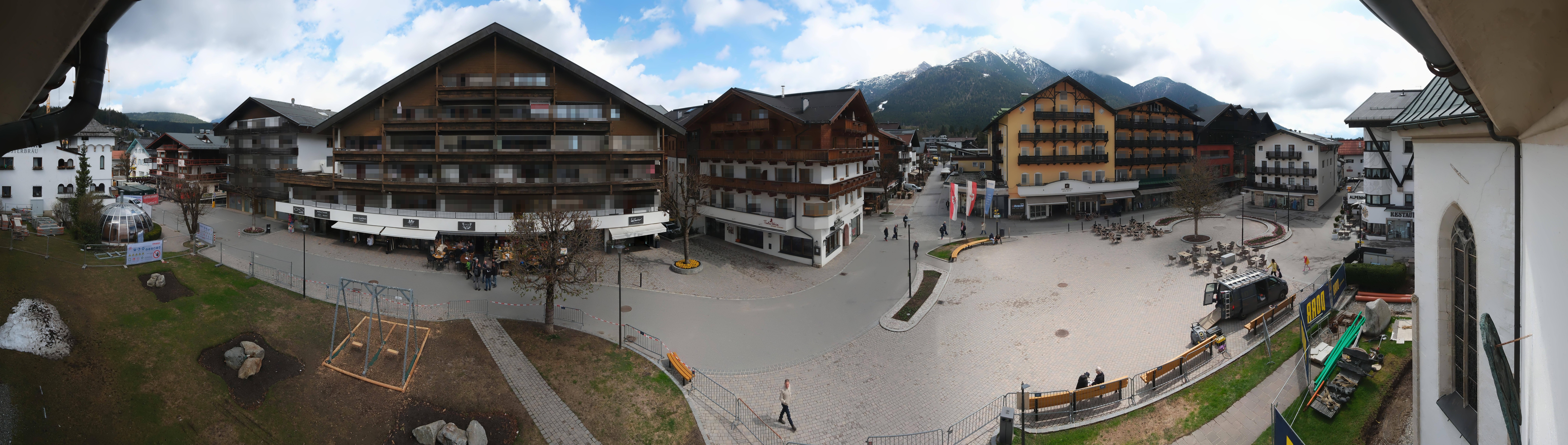 Archiv Foto Webcam Dorfplatz, Seefeld in Tirol