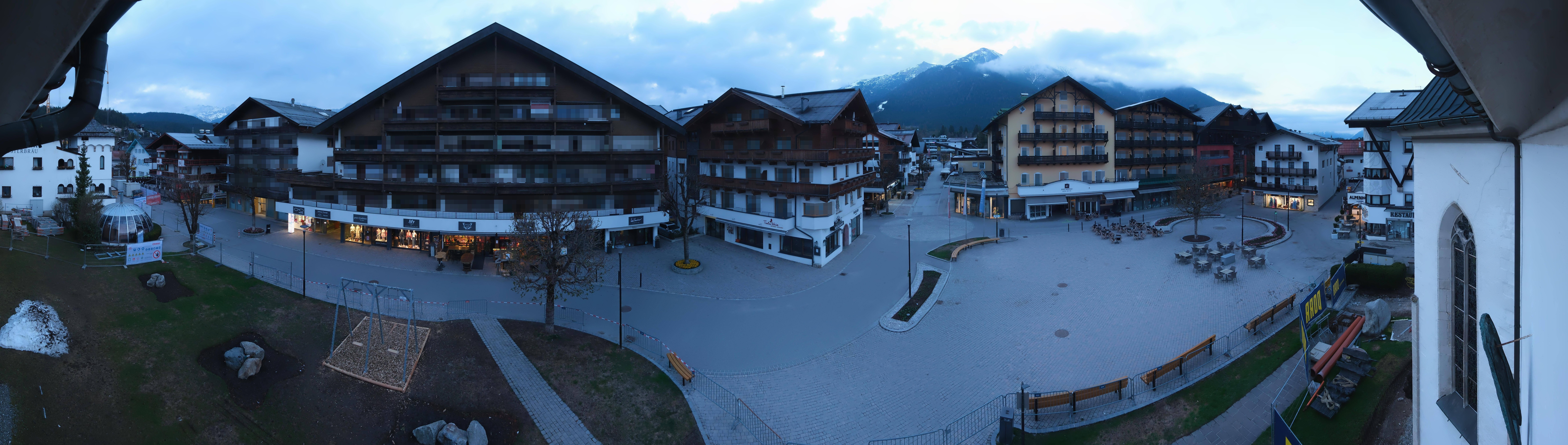 Archiv Foto Webcam Dorfplatz, Seefeld in Tirol