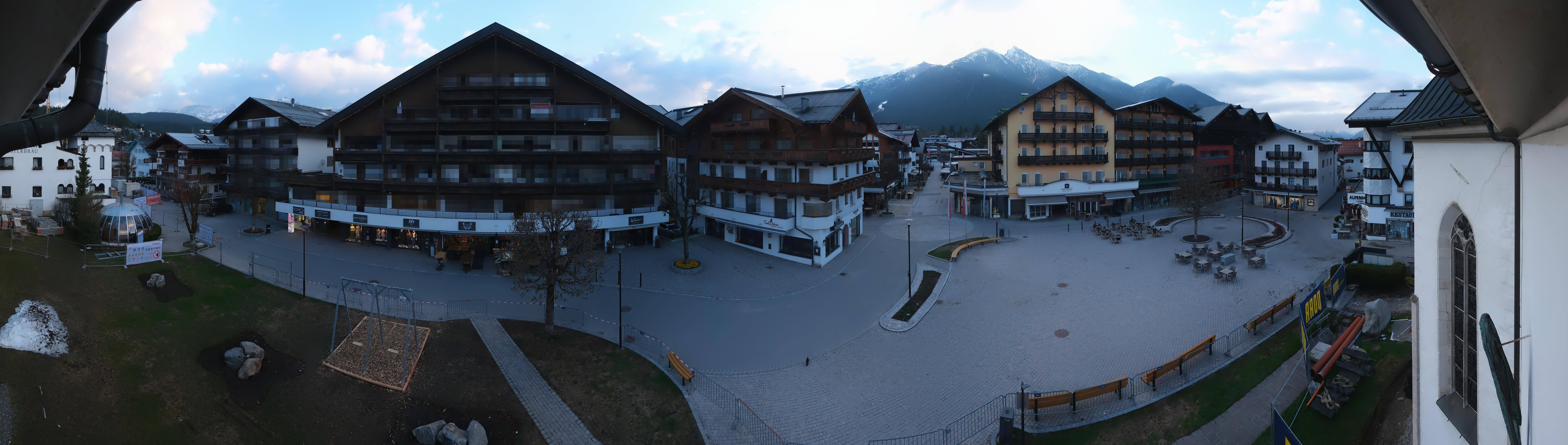 Archiv Foto Webcam Dorfplatz, Seefeld in Tirol