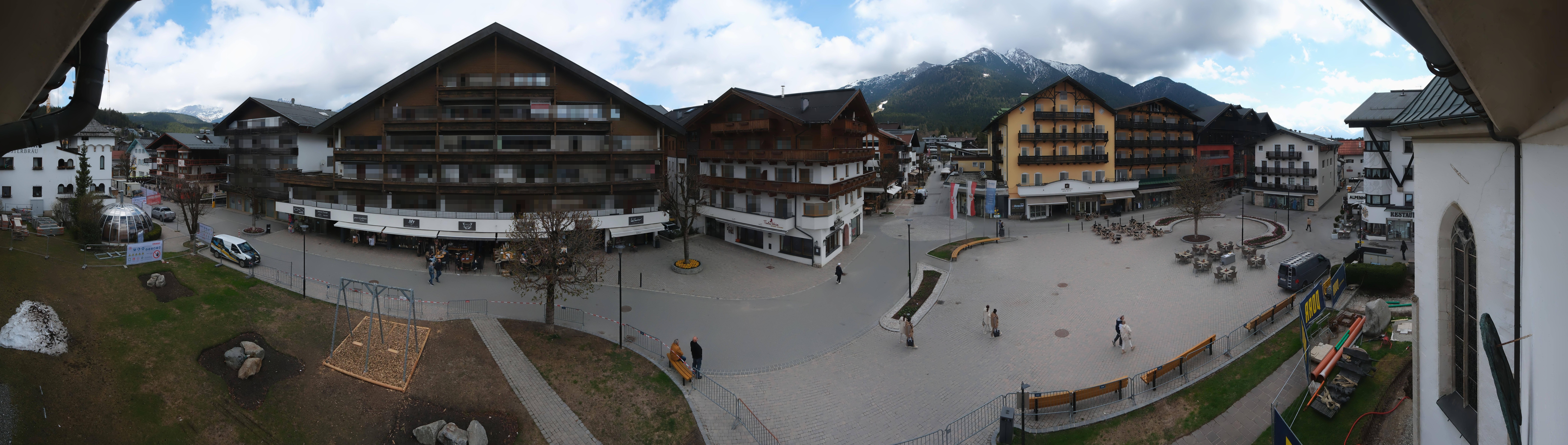 Archiv Foto Webcam Dorfplatz, Seefeld in Tirol