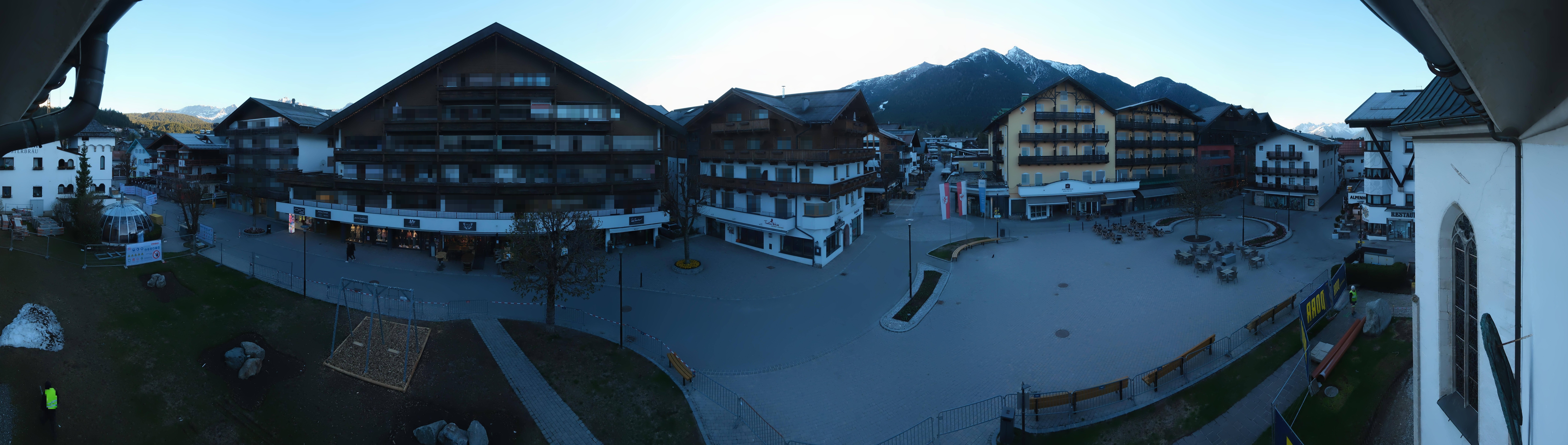 Archiv Foto Webcam Dorfplatz, Seefeld in Tirol