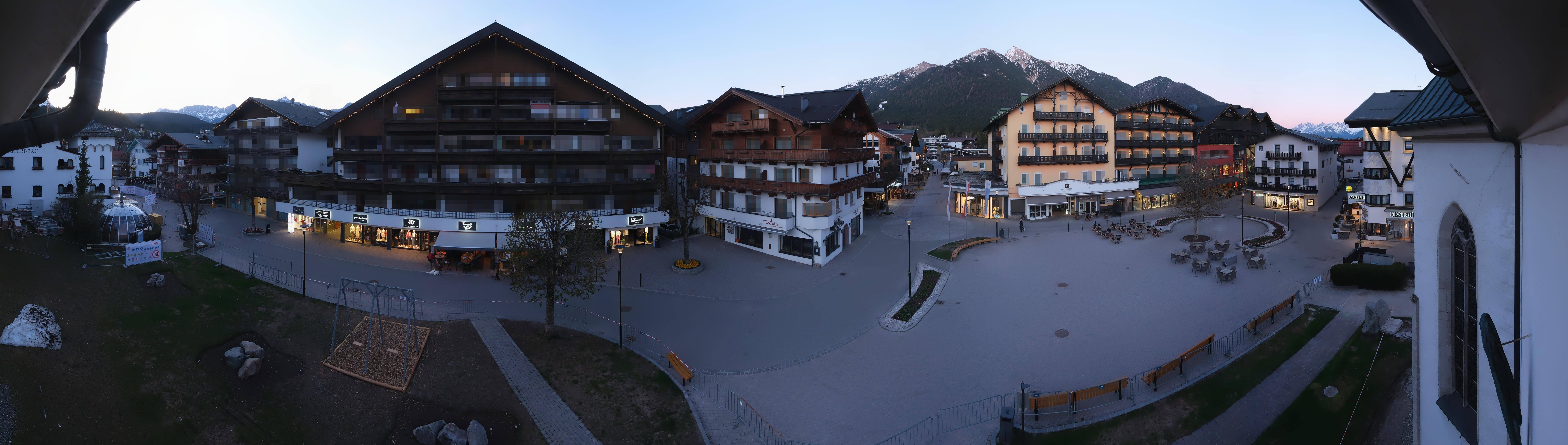 Archiv Foto Webcam Dorfplatz, Seefeld in Tirol