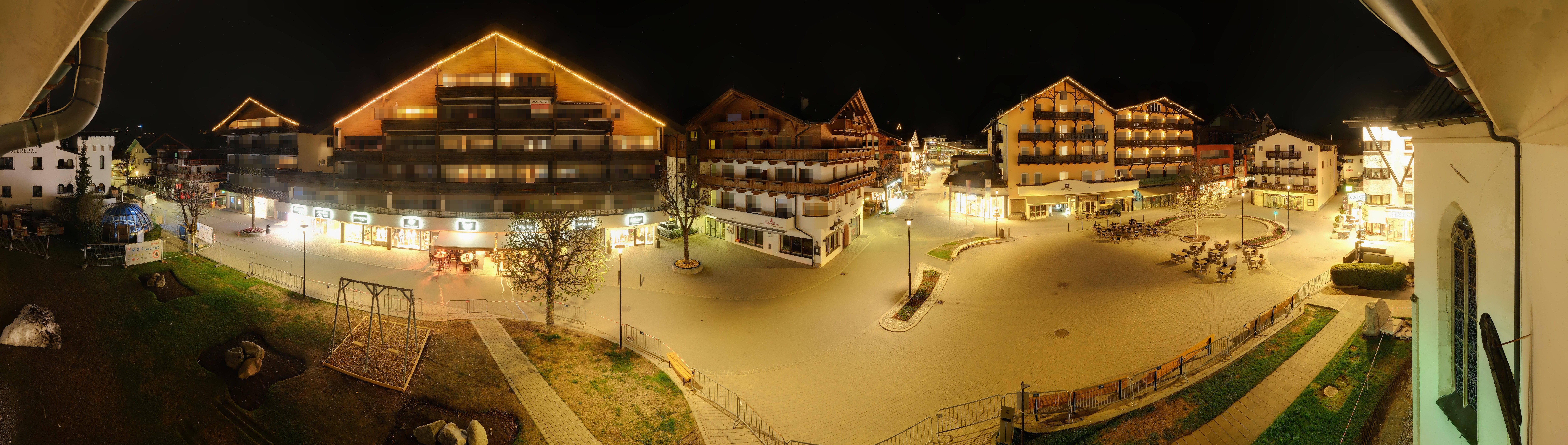 Archiv Foto Webcam Dorfplatz, Seefeld in Tirol
