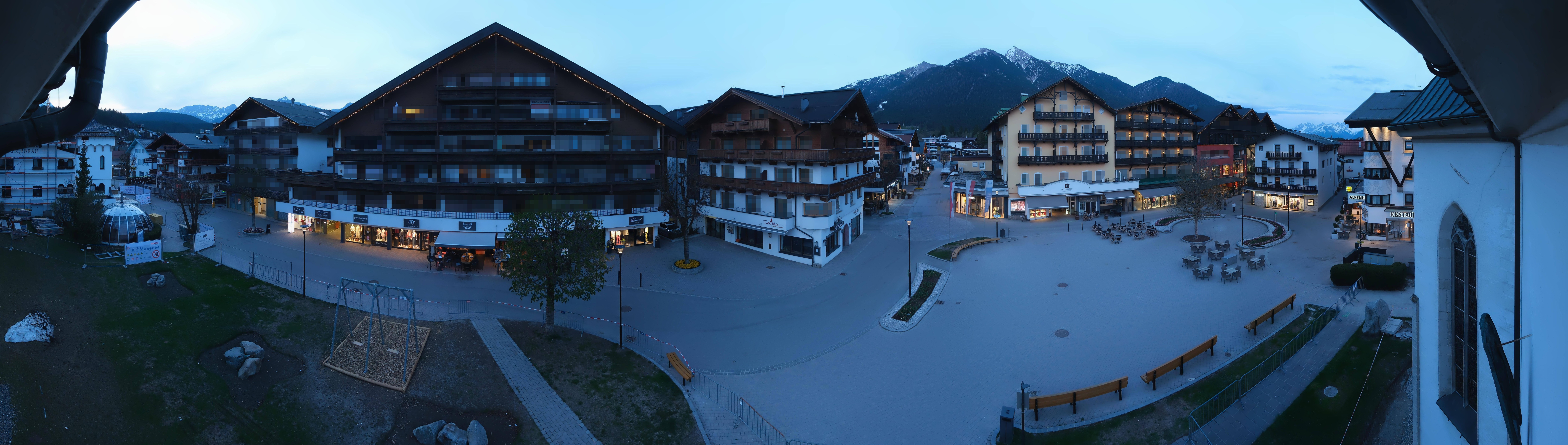 Archiv Foto Webcam Dorfplatz, Seefeld in Tirol