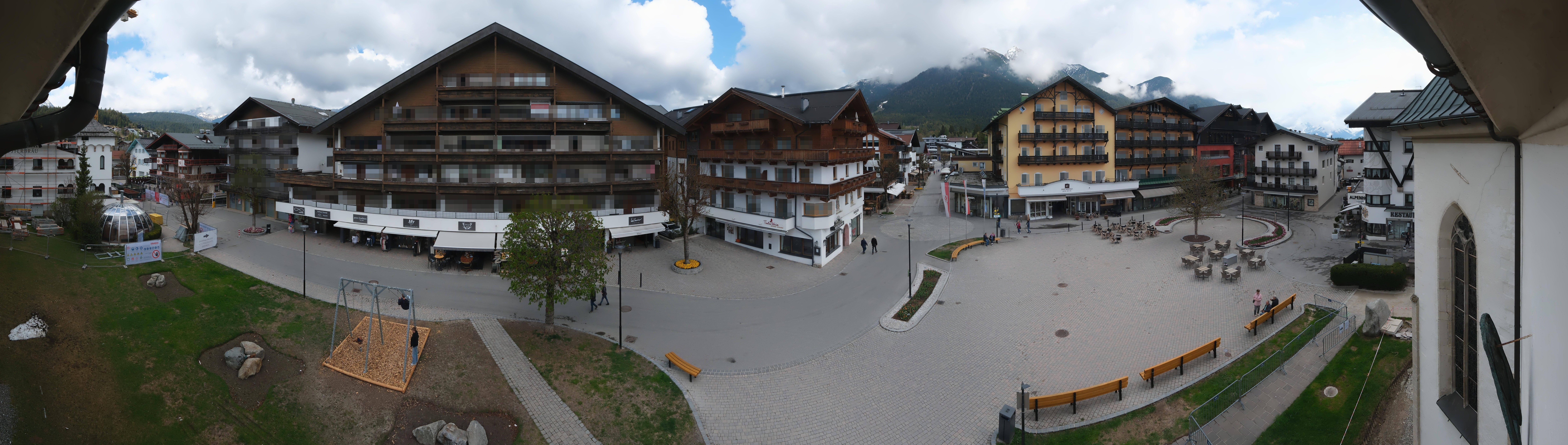 Archiv Foto Webcam Dorfplatz, Seefeld in Tirol