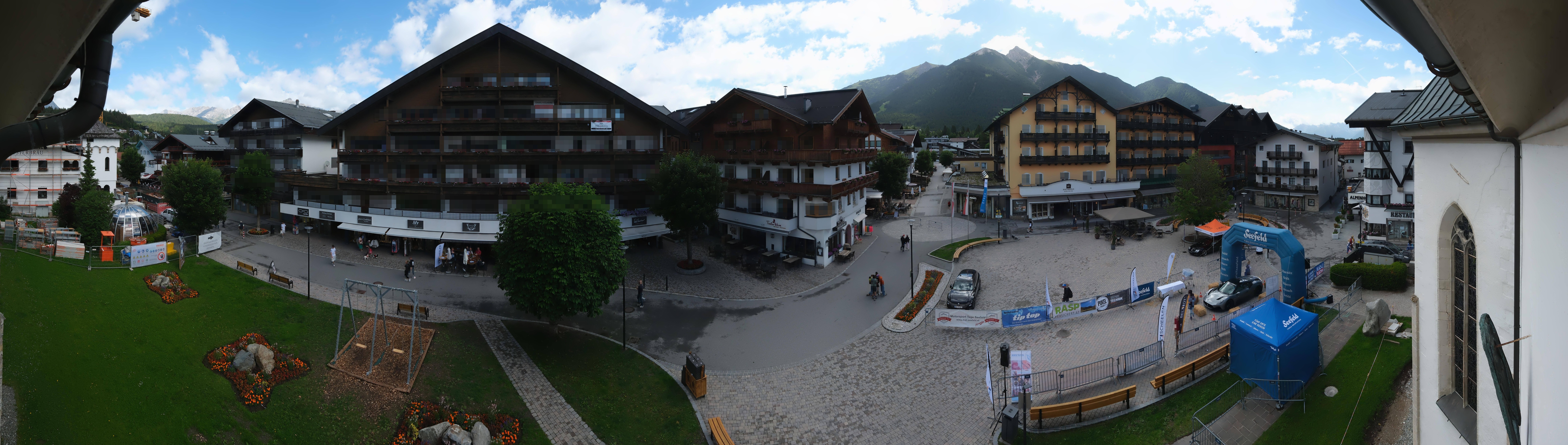Archiv Foto Webcam Dorfplatz, Seefeld in Tirol