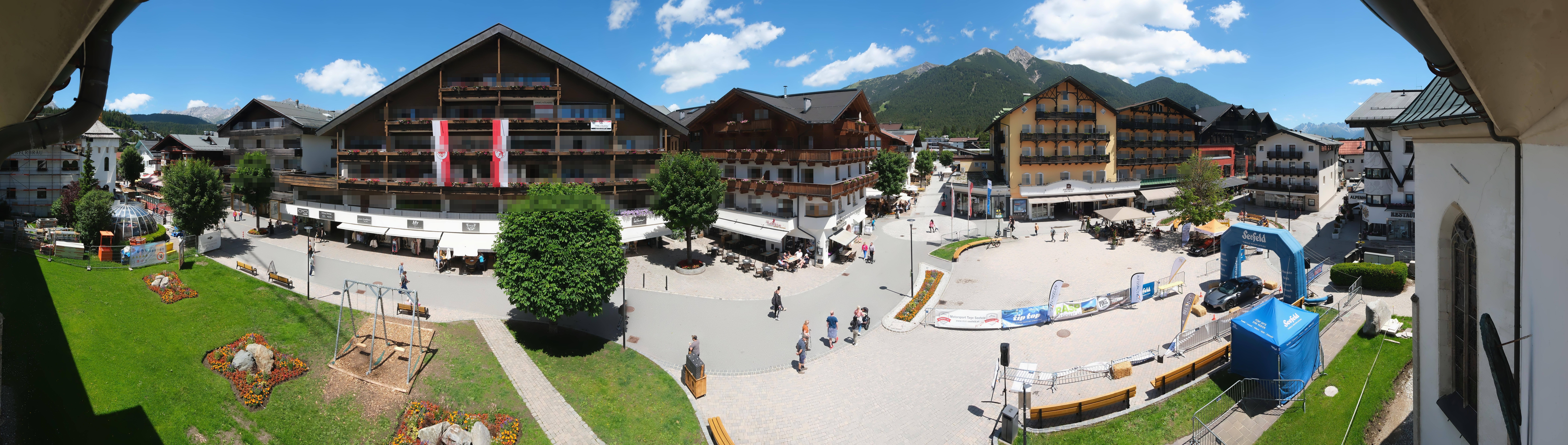 Archiv Foto Webcam Dorfplatz, Seefeld in Tirol