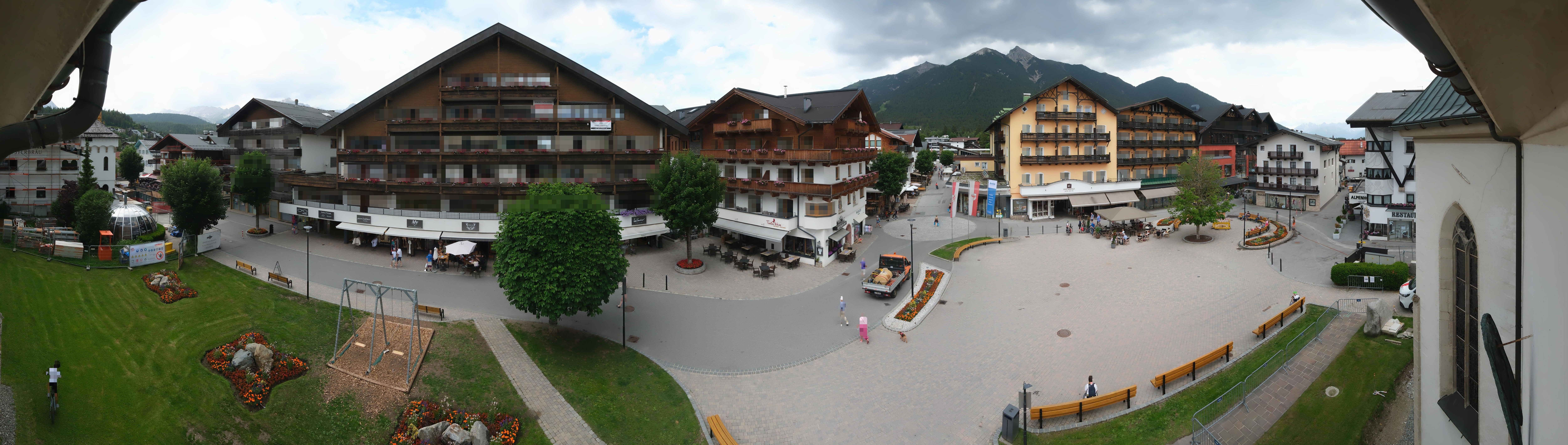 Archiv Foto Webcam Dorfplatz, Seefeld in Tirol