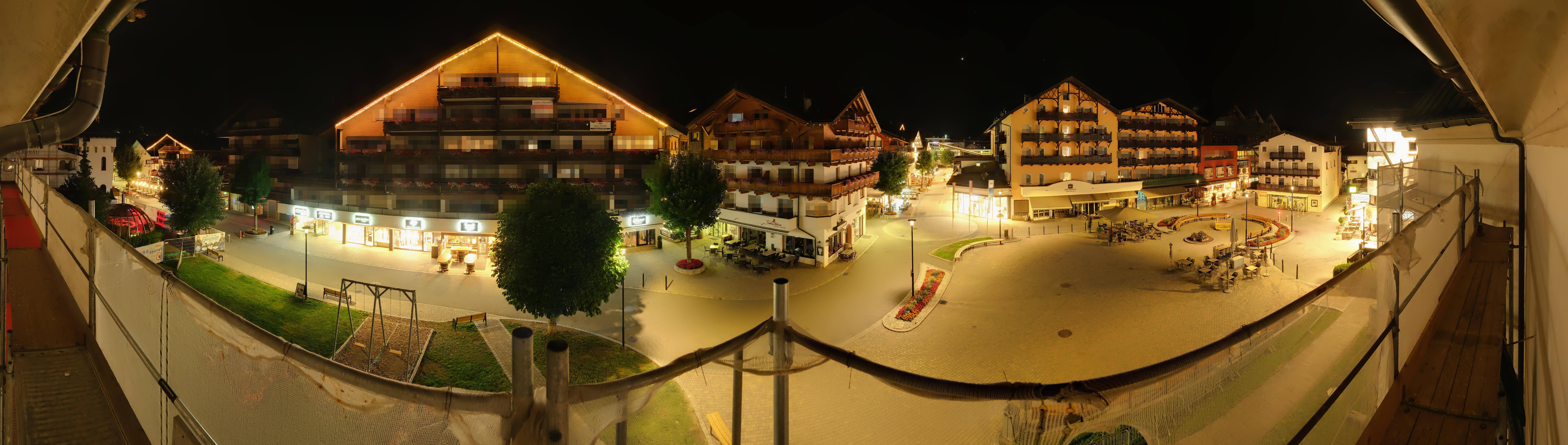 Archiv Foto Webcam Dorfplatz, Seefeld in Tirol