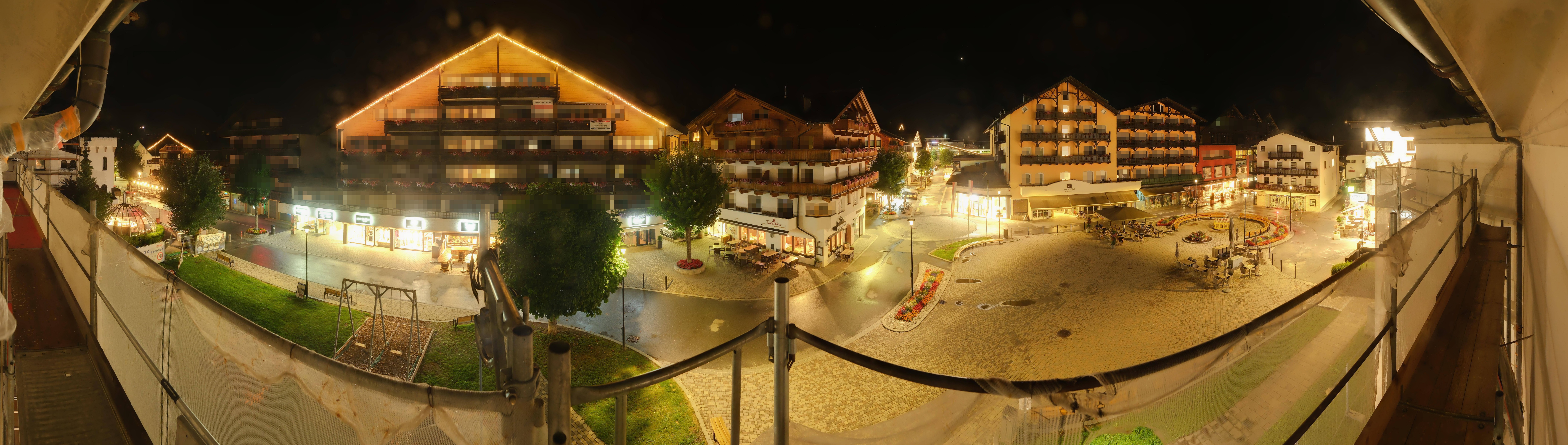 Archiv Foto Webcam Dorfplatz, Seefeld in Tirol
