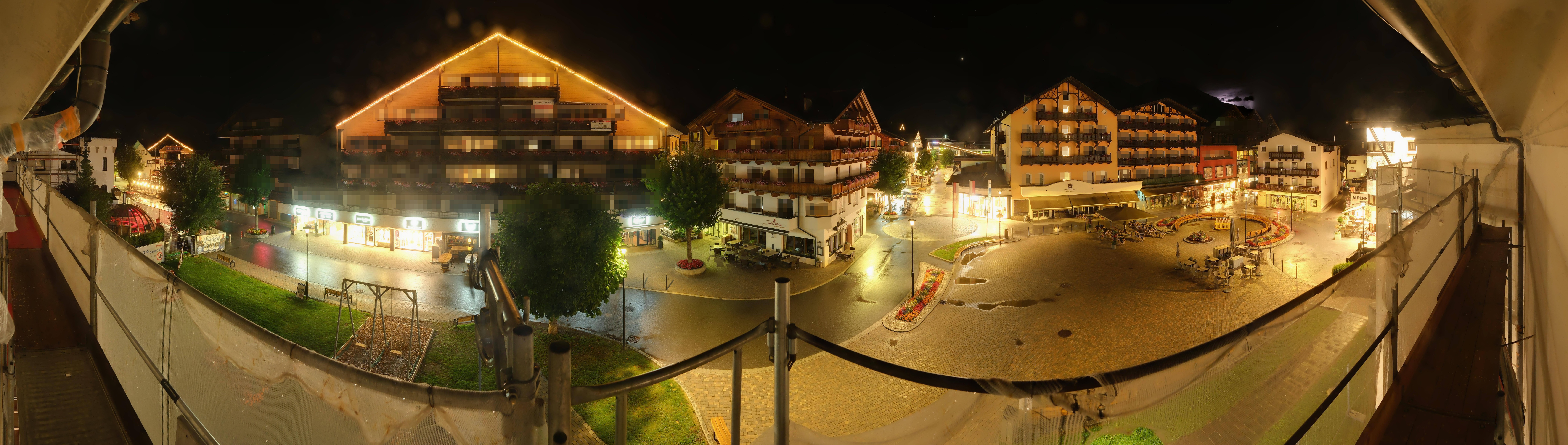 Archiv Foto Webcam Dorfplatz, Seefeld in Tirol