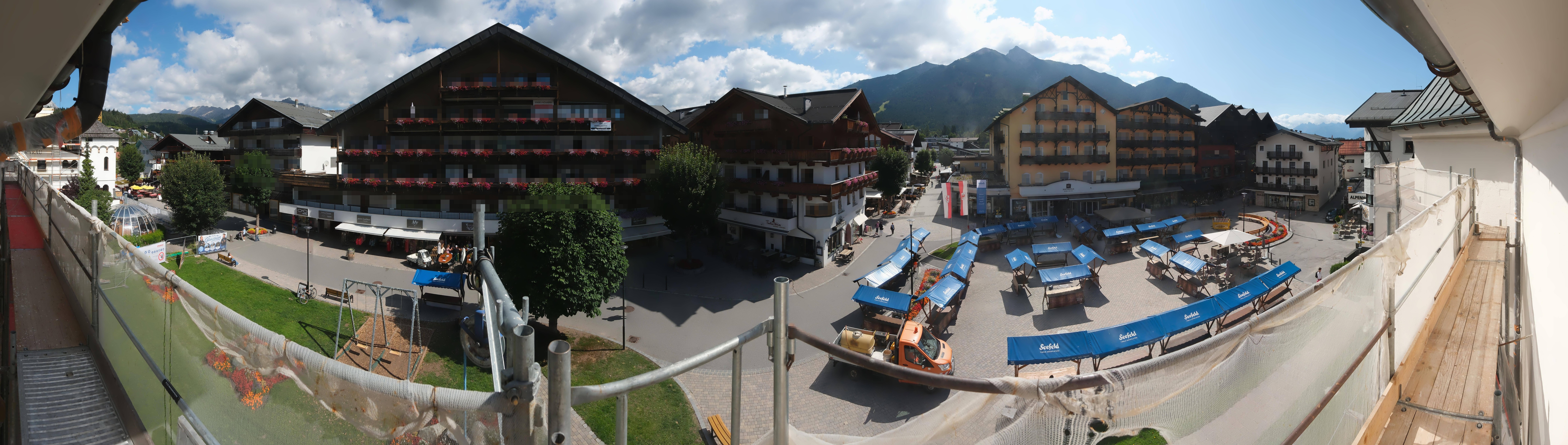 Archiv Foto Webcam Dorfplatz, Seefeld in Tirol