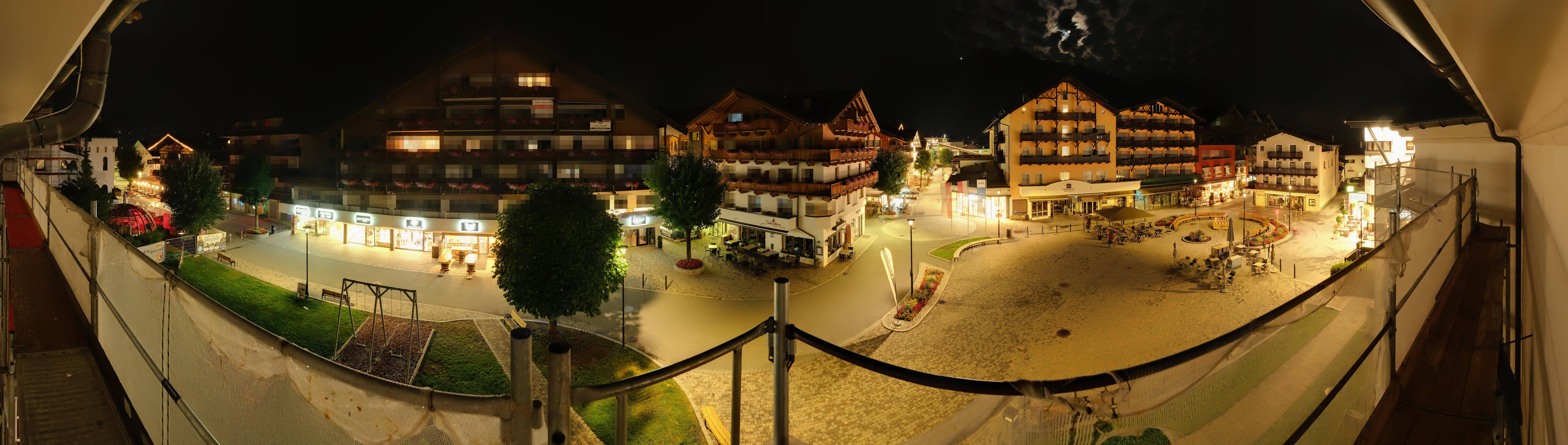 Archiv Foto Webcam Dorfplatz, Seefeld in Tirol