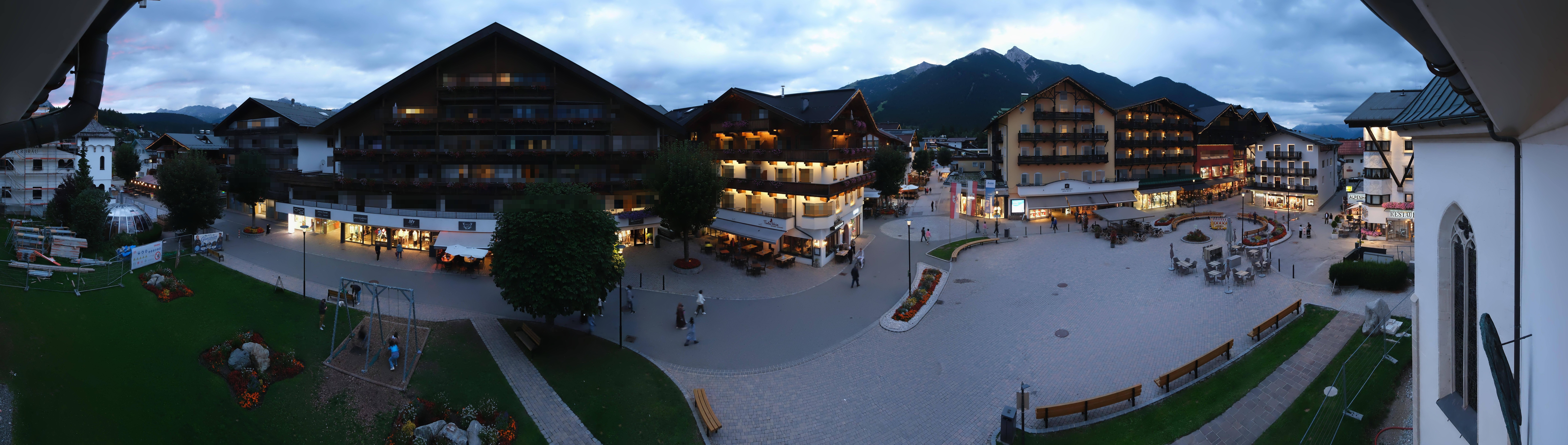 Archiv Foto Webcam Dorfplatz, Seefeld in Tirol