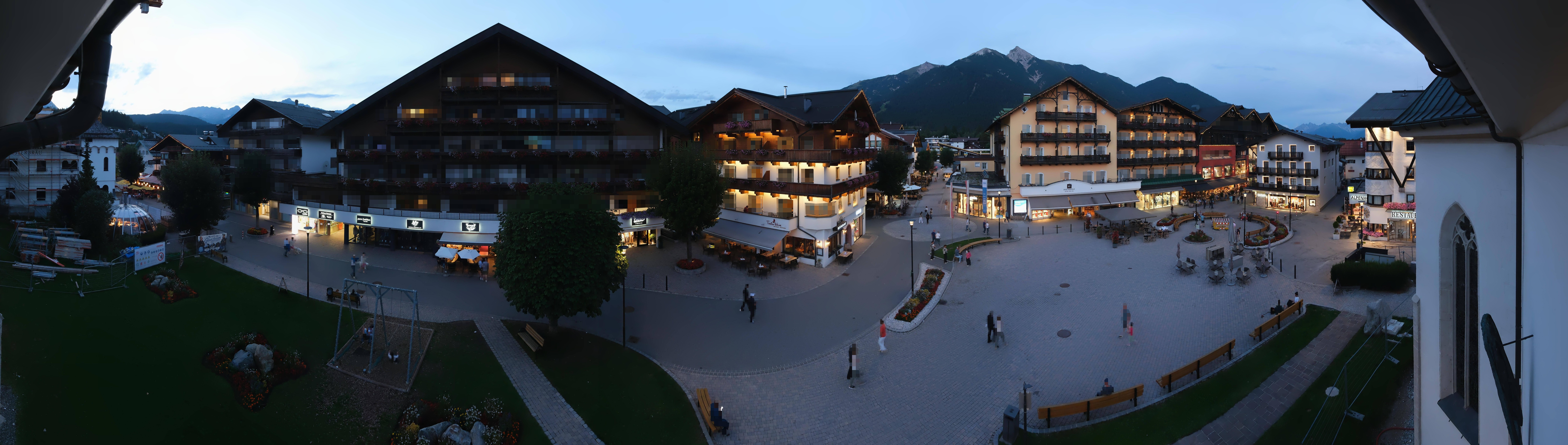 Archiv Foto Webcam Dorfplatz, Seefeld in Tirol