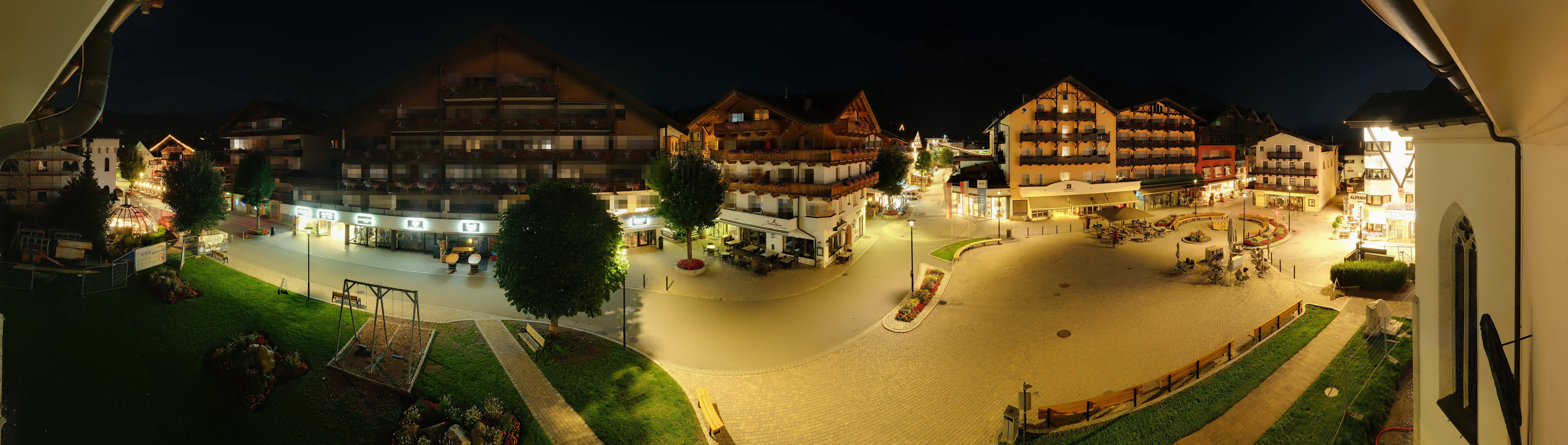 Archiv Foto Webcam Dorfplatz, Seefeld in Tirol