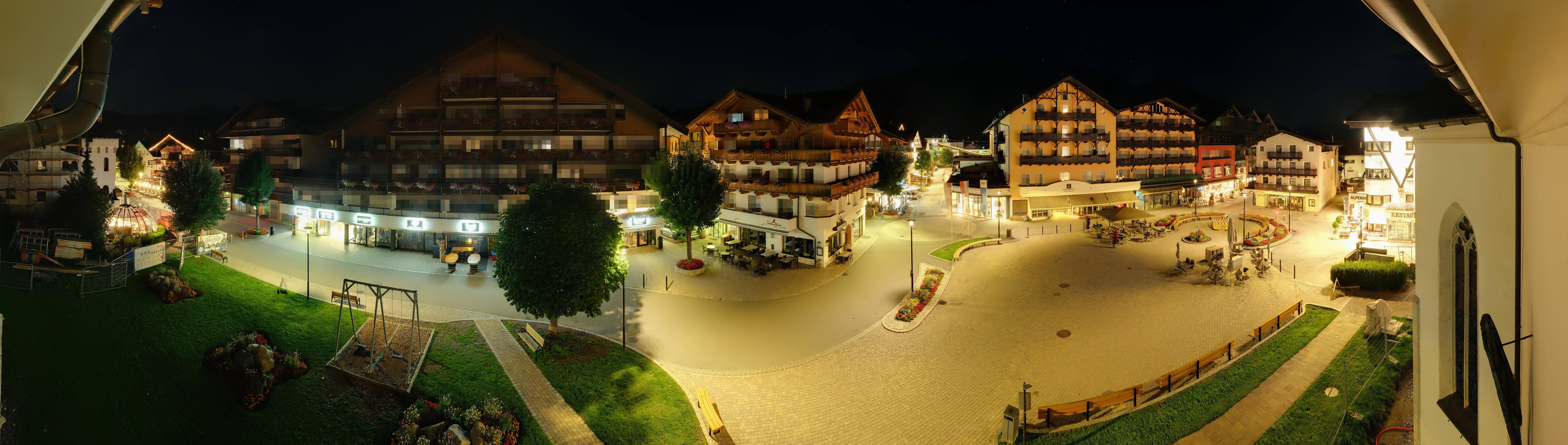 Archiv Foto Webcam Dorfplatz, Seefeld in Tirol