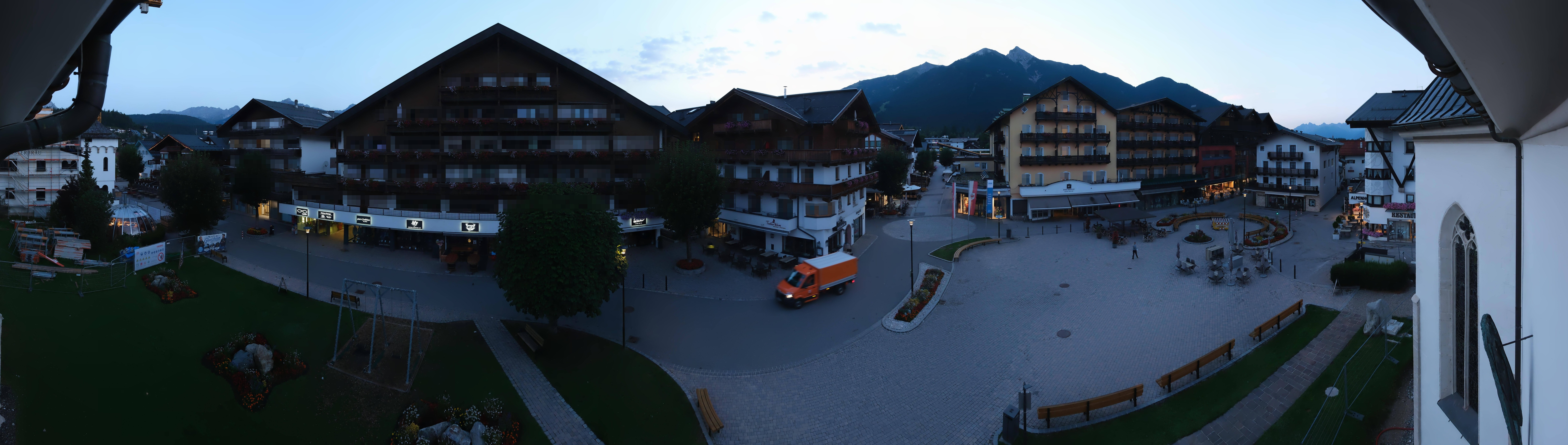 Archiv Foto Webcam Dorfplatz, Seefeld in Tirol