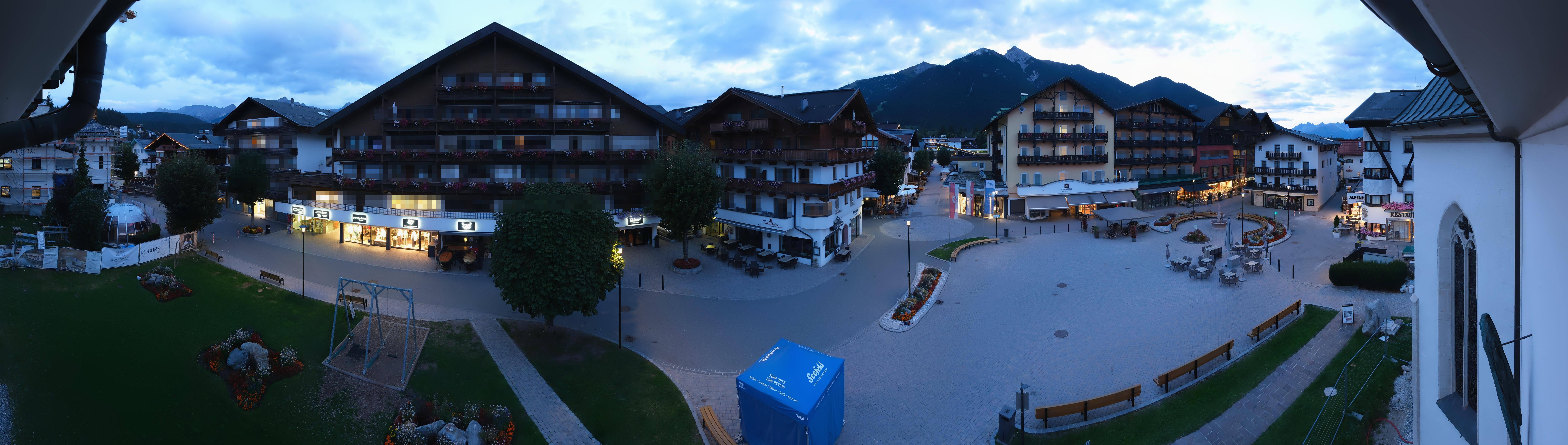 Archiv Foto Webcam Dorfplatz, Seefeld in Tirol