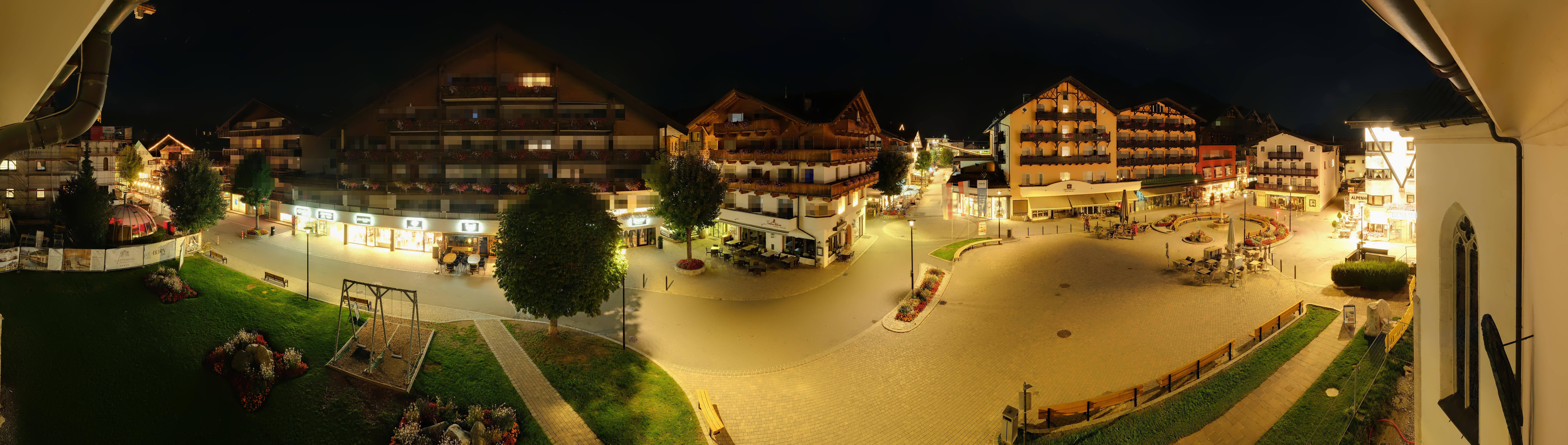 Archiv Foto Webcam Dorfplatz, Seefeld in Tirol