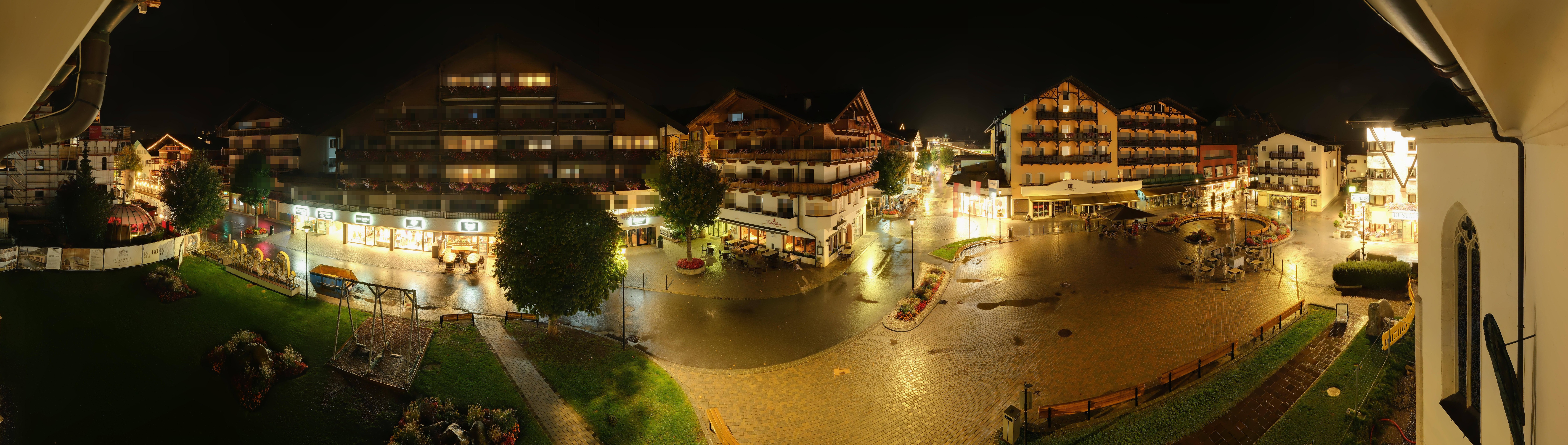 Archiv Foto Webcam Dorfplatz, Seefeld in Tirol