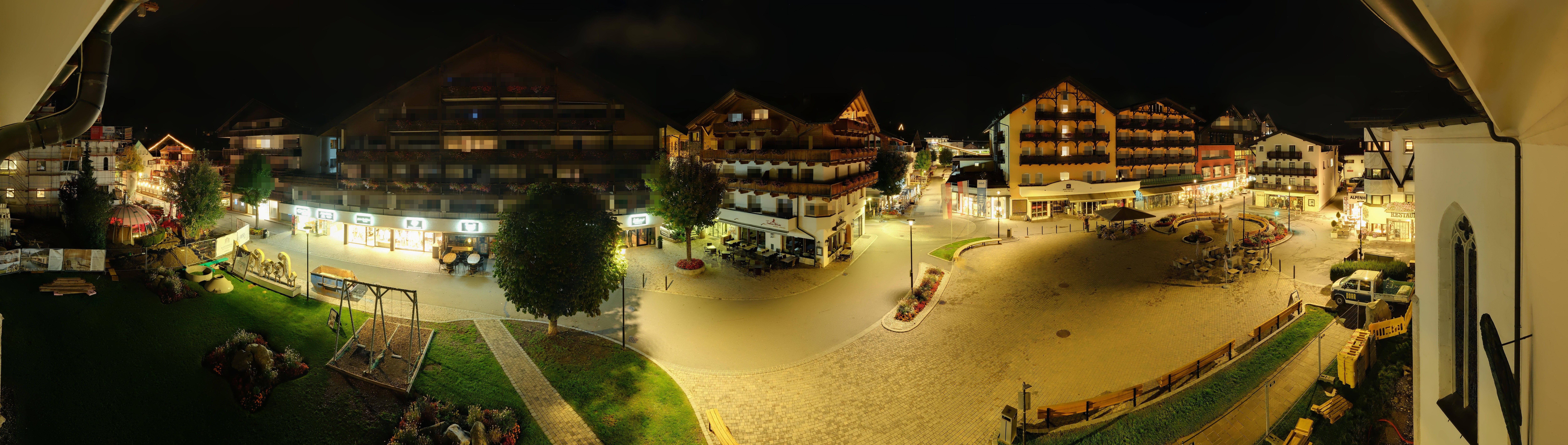 Archiv Foto Webcam Dorfplatz, Seefeld in Tirol