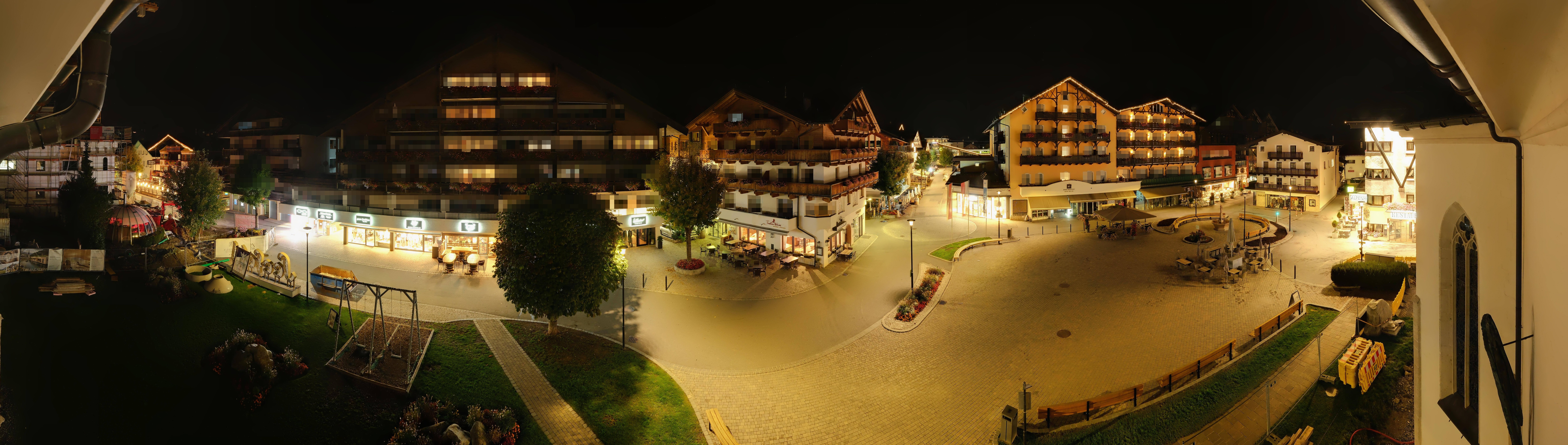 Archiv Foto Webcam Dorfplatz, Seefeld in Tirol