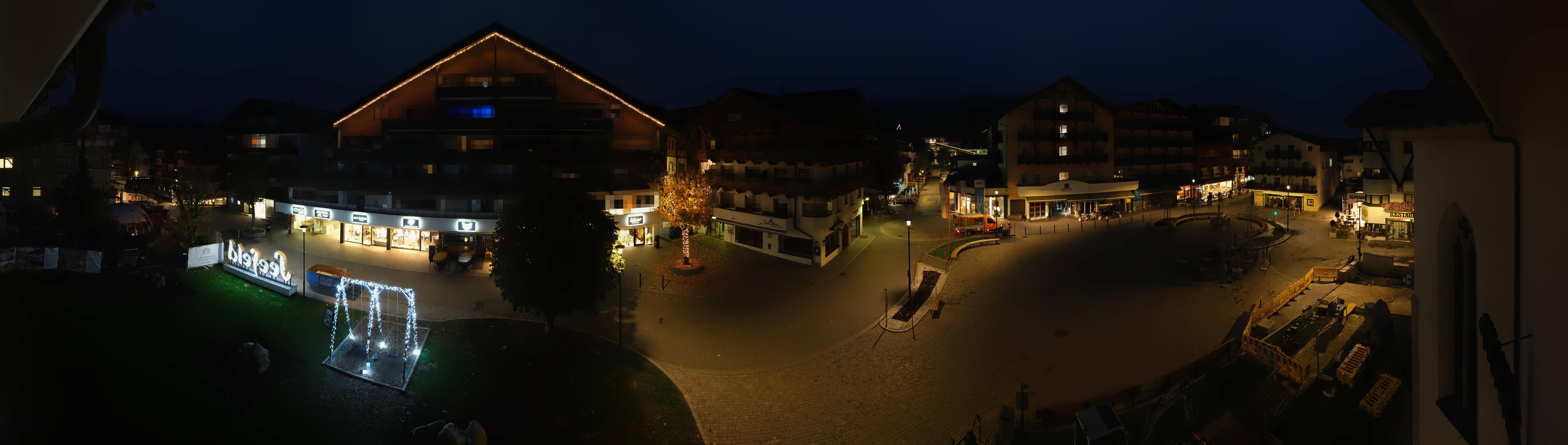 Archiv Foto Webcam Dorfplatz, Seefeld in Tirol