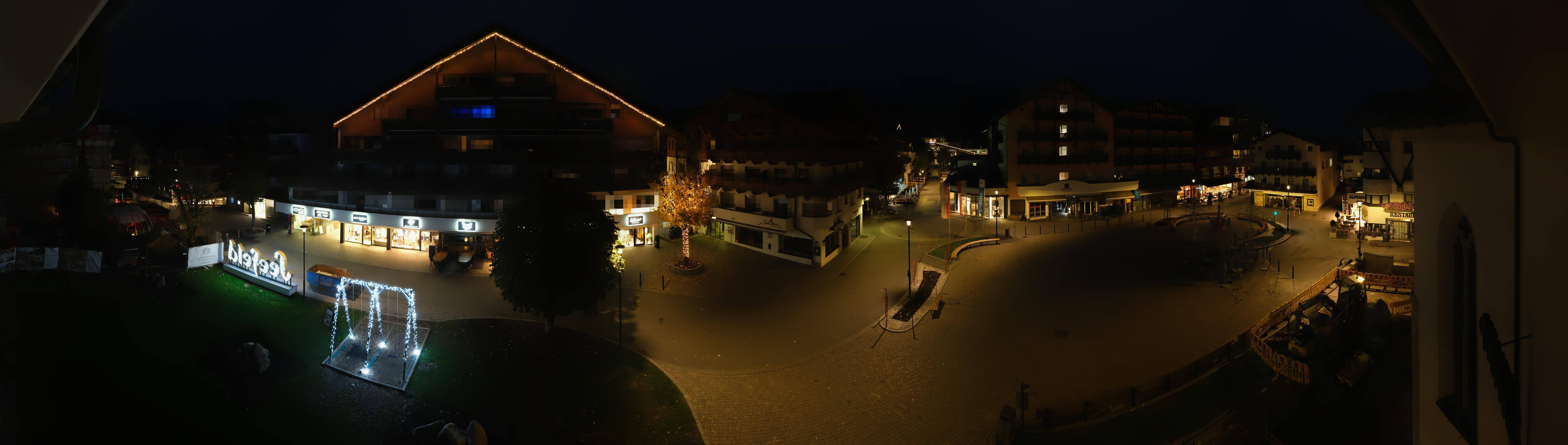 Archiv Foto Webcam Dorfplatz, Seefeld in Tirol