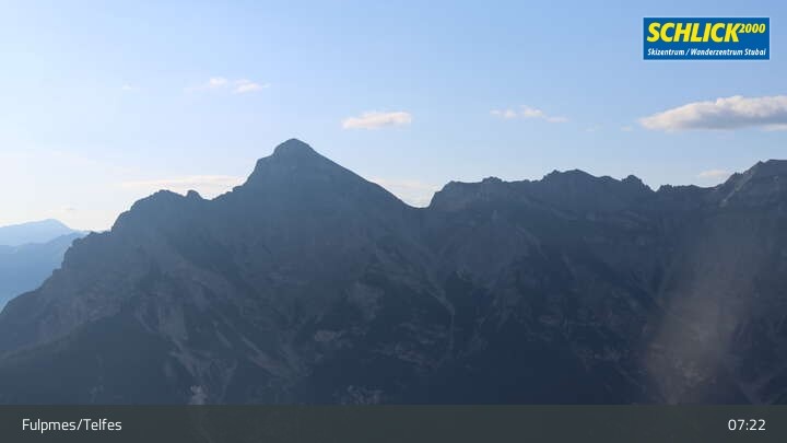 Archived image Webcam Mountain Krinnenkopf near Fulpmes