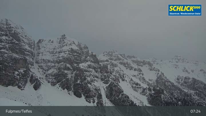 Archived image Webcam Mitterjoch in Fulpmes at Schlick 2000