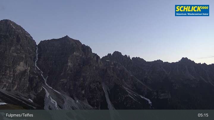 Archived image Webcam Mitterjoch in Fulpmes at Schlick 2000