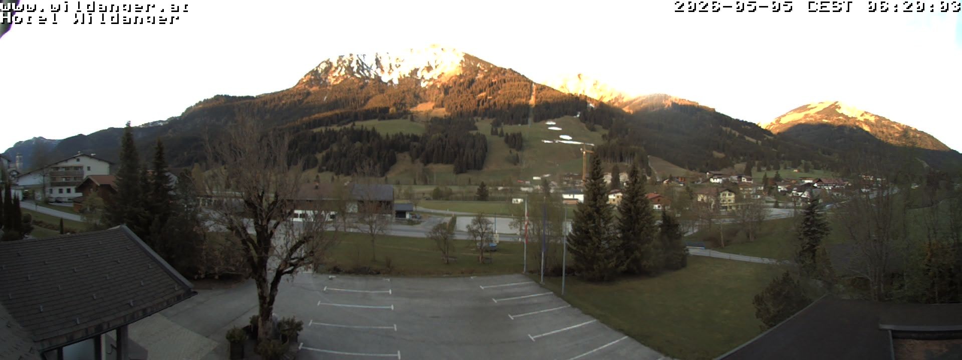 Archiv Foto Webcam Hotel Wildanger - Zöblen