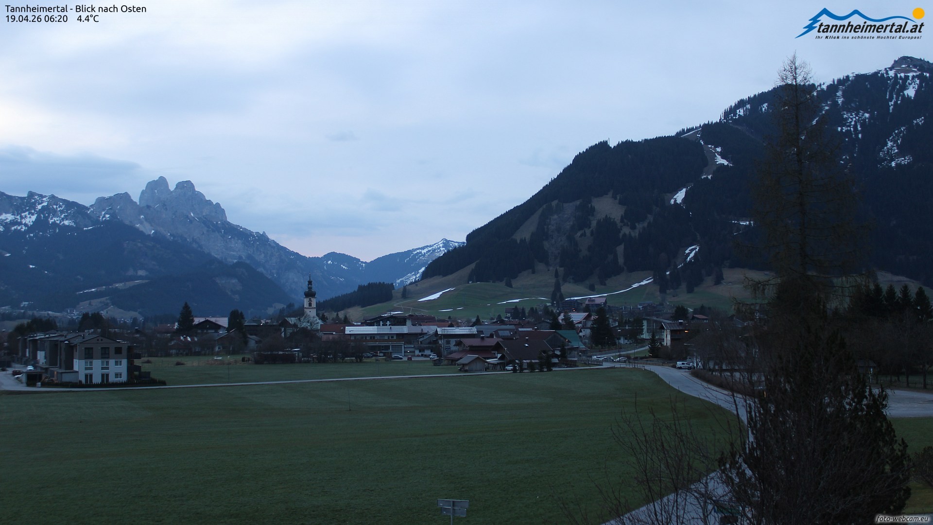 Archiv Foto Webcam Blick ins Tannheimer Tal