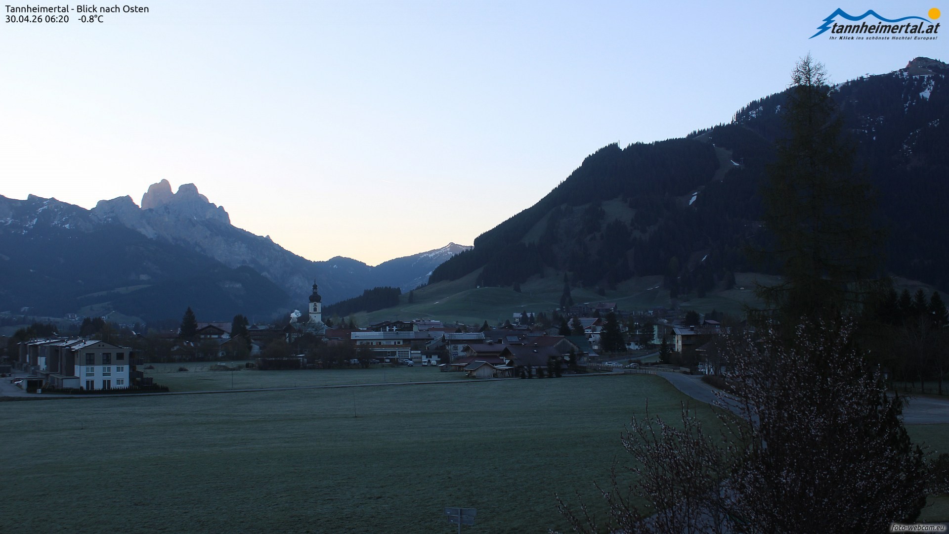 Archiv Foto Webcam Blick ins Tannheimer Tal