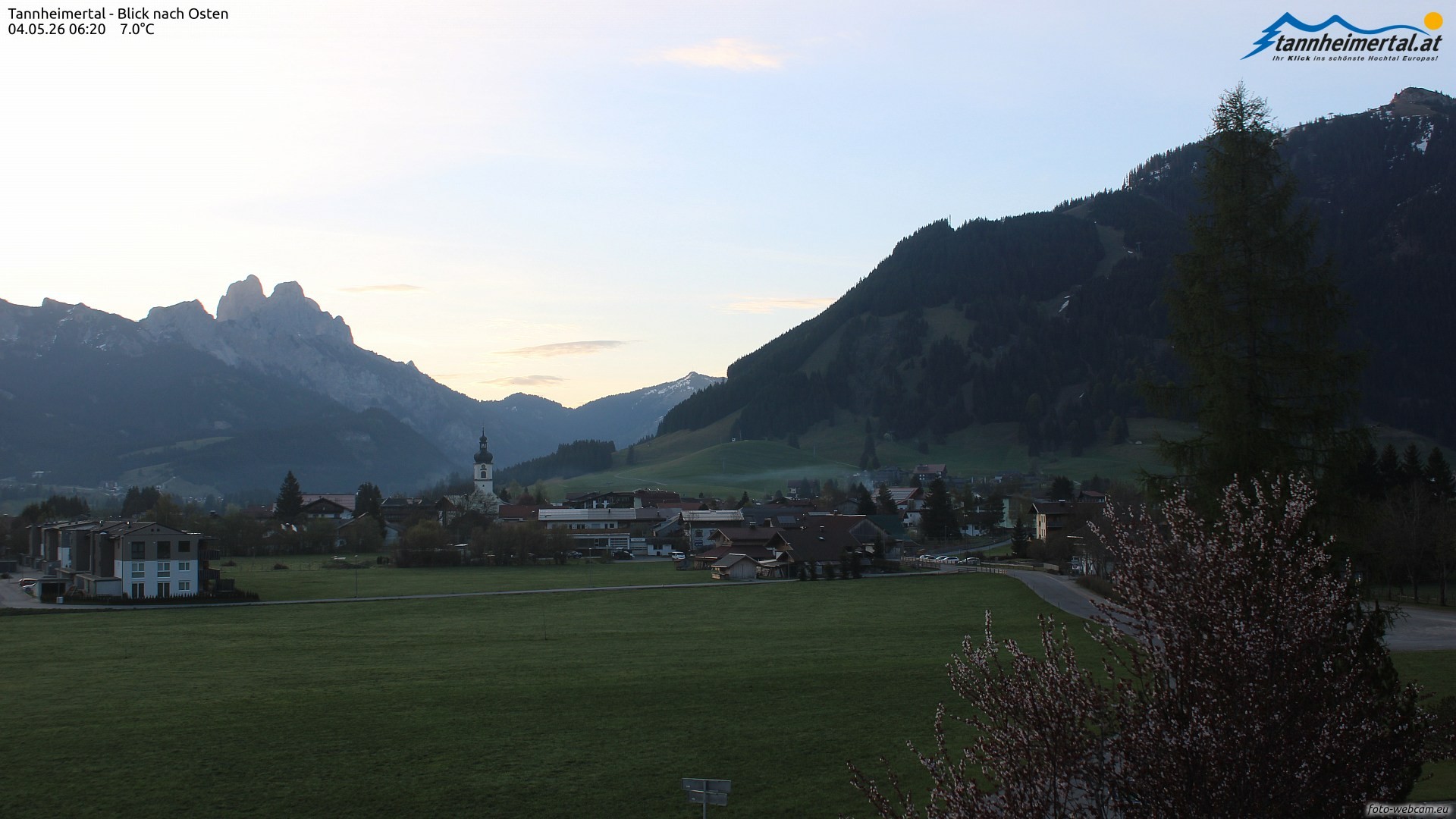 Archiv Foto Webcam Blick ins Tannheimer Tal