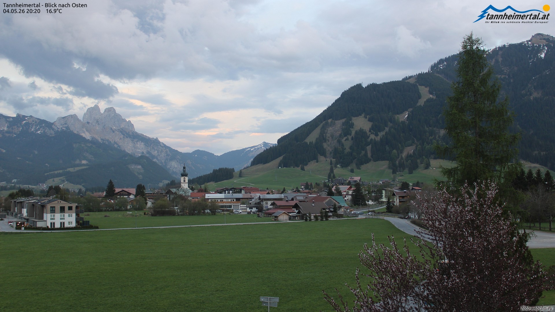 Archiv Foto Webcam Blick ins Tannheimer Tal
