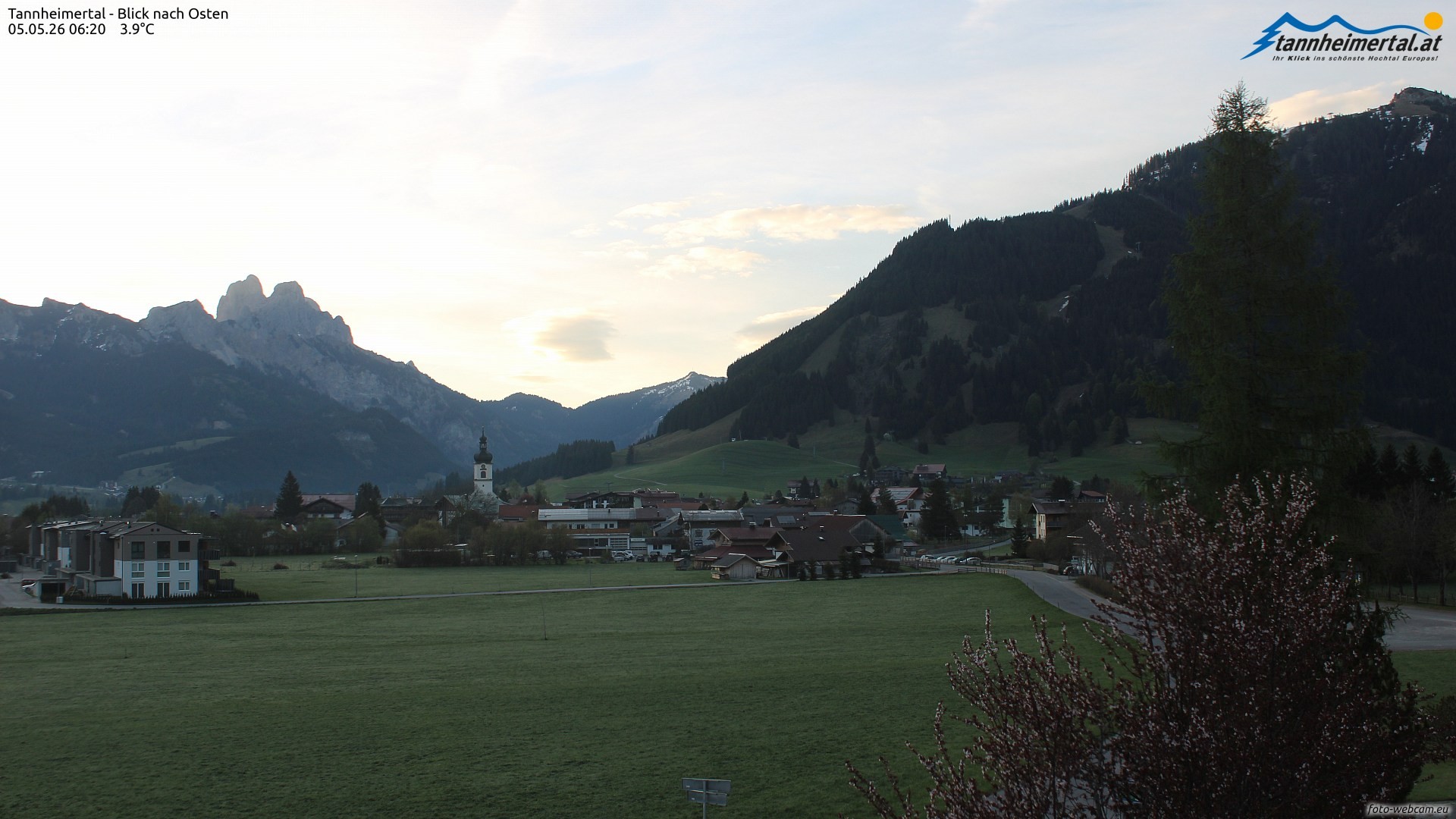 Archiv Foto Webcam Blick ins Tannheimer Tal