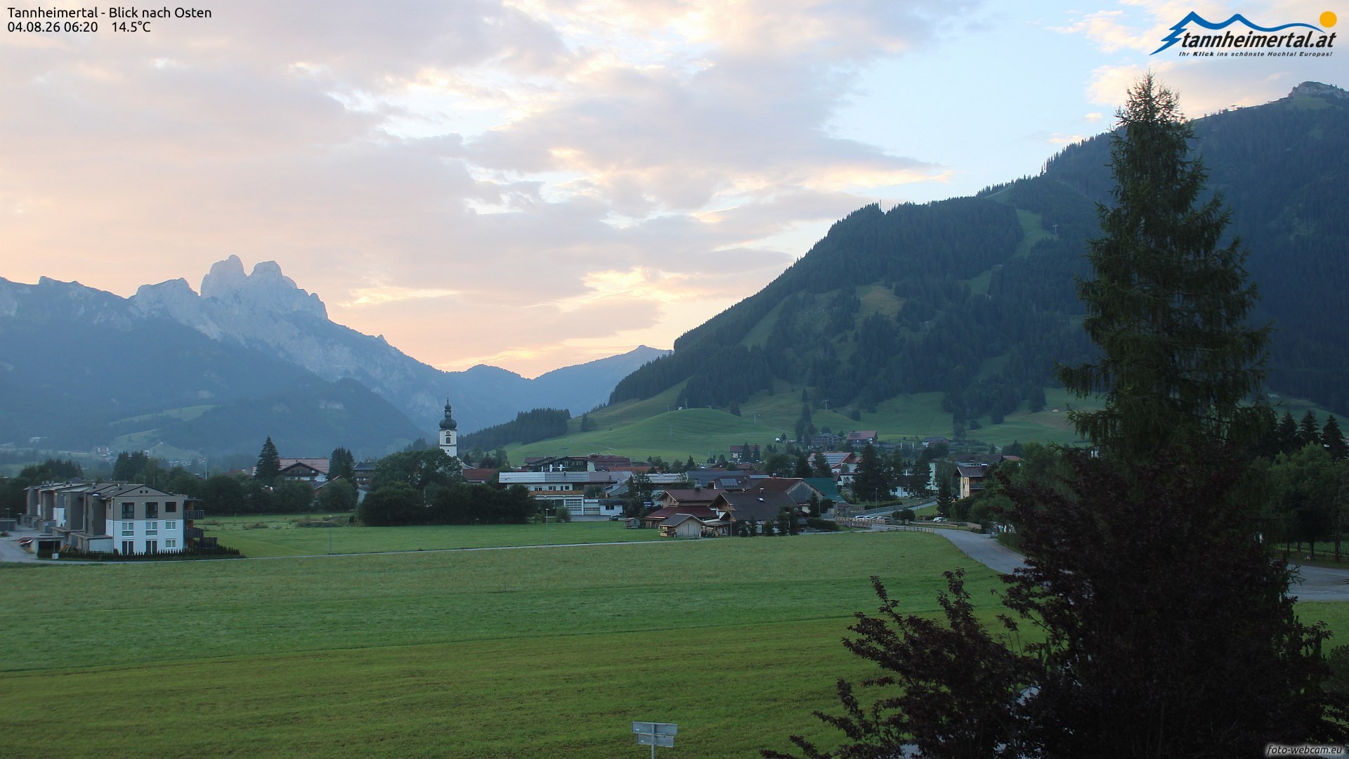Archiv Foto Webcam Blick ins Tannheimer Tal