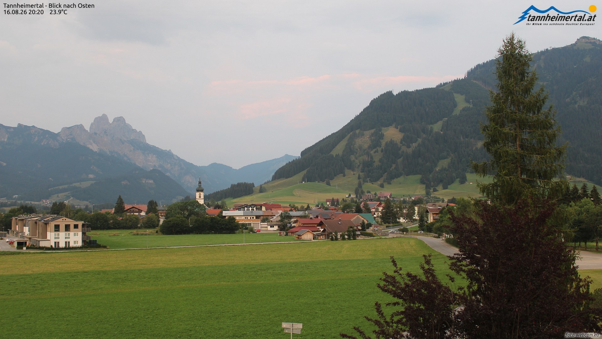 Archiv Foto Webcam Blick ins Tannheimer Tal